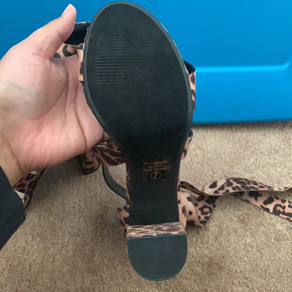 Leopard print heeled wrap sandals - Picture 4 of 4